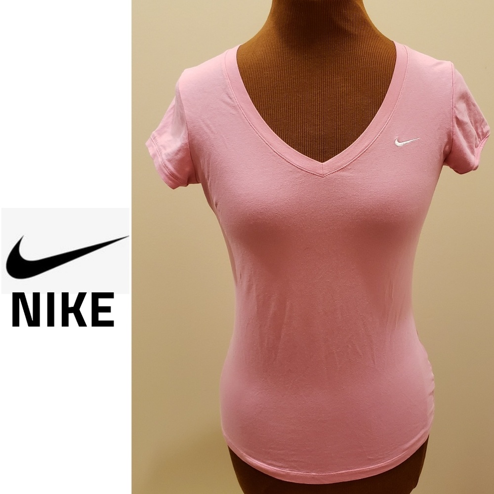 🛍🚨NIKE Training Pink Short Sleeve Shirt